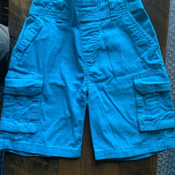 SIZE 4 - 3 shirts- 2 shorts.  GREAT SHAPE -      Like new - $18 - Picture 7 of 8